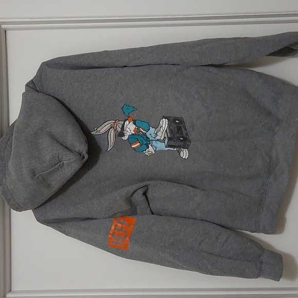 Gray(Bugs bunny)hoodie - Picture 2 of 3